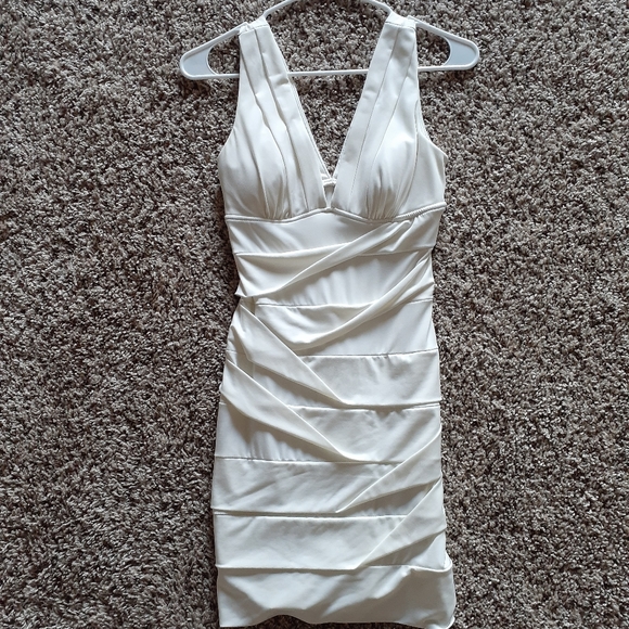 Women's formal white fitted short dress - Picture 1 of 4